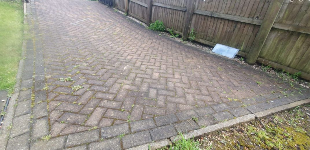 Driveway Clean – before cleaning